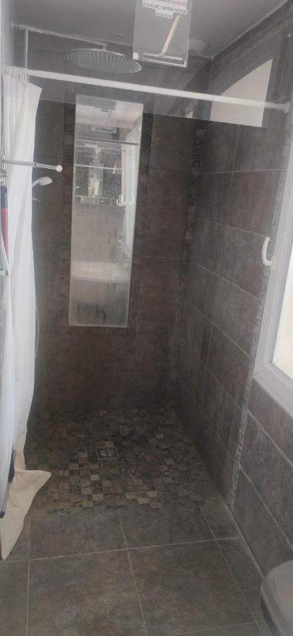 Logement Entier A 15 Mn D'Avignon, 10Mn D'Orange Deux Chambres Roquemaure  Eksteriør billede